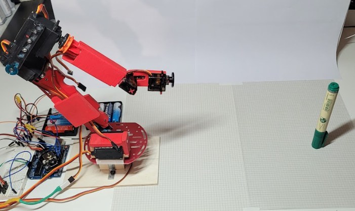 The experiment environment with the arm and the target marker